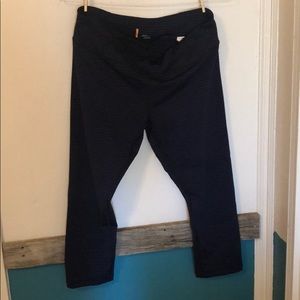 Stripped Lucy workout capri leggings